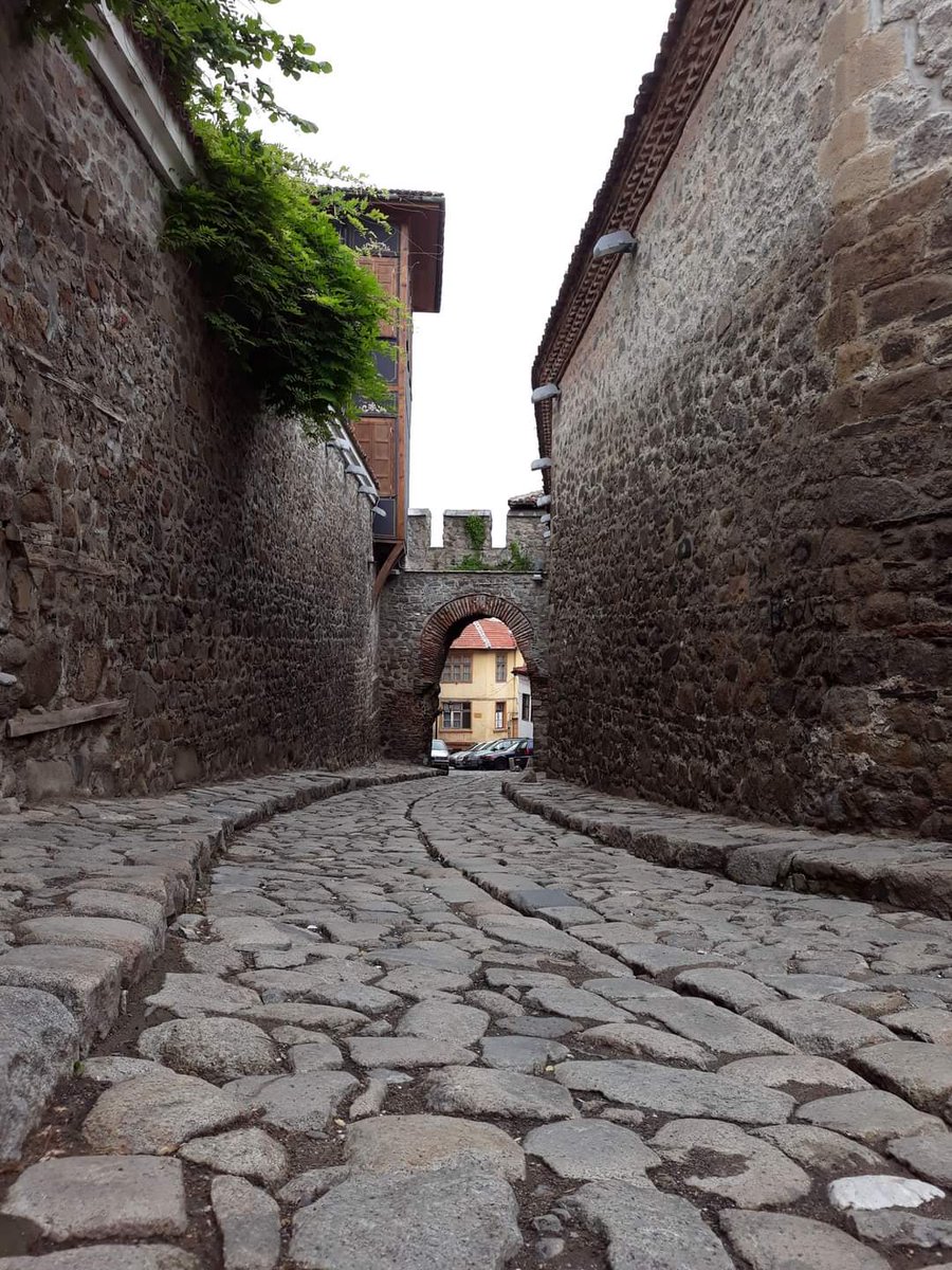 senel_volkan's tweet photo. Osmanlı'nın gül kokulu Filibe şehri❤️

Bu güzel şehri ziyaret eden Evliya Çelebi;"Türk şehirleri içinde Filibe, imparatorluğun Avrupa'daki rana ve müstesna on şehrinden biridir, unutulmaya" diyor

Unutmadık Çelebi!

#Tarih #Rumeli #Filibe #Şehir #Bulgaristan #TarihinİziniSürerken https://t.co/VXBBQkZyZx