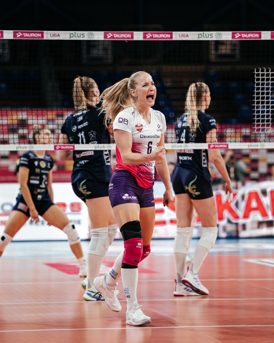 KSDevelopres's tweet photo. Fotorelacja 3.kolejki @TAURONLiga 🏐
KS DEVELOPRES RZESZÓW 3:2 BKS BOSTIK ZGO BIELSKO-BIAŁA
Więcej na naszej stronie ✅
https://t.co/tUJnumKfEH https://t.co/BIoahzDj4o