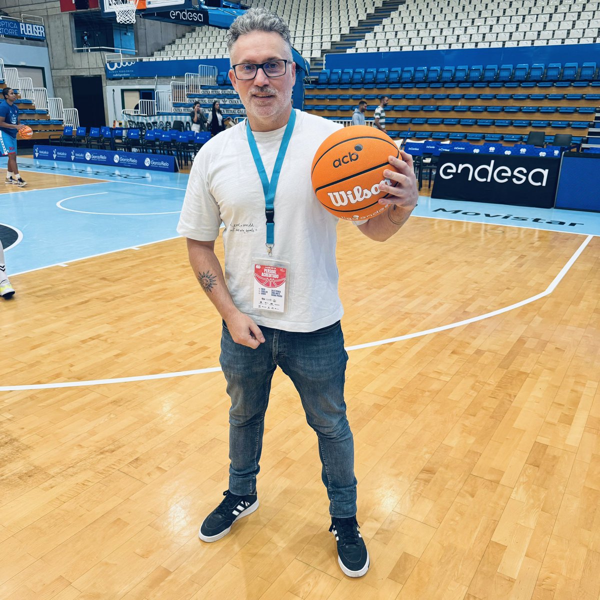 con ganas de baloncesto no pazo, videomarcadores listos en 3,2,1 🏀🏀🩵🩵 #forzabreo #acb #riobreogan #mareaceleste