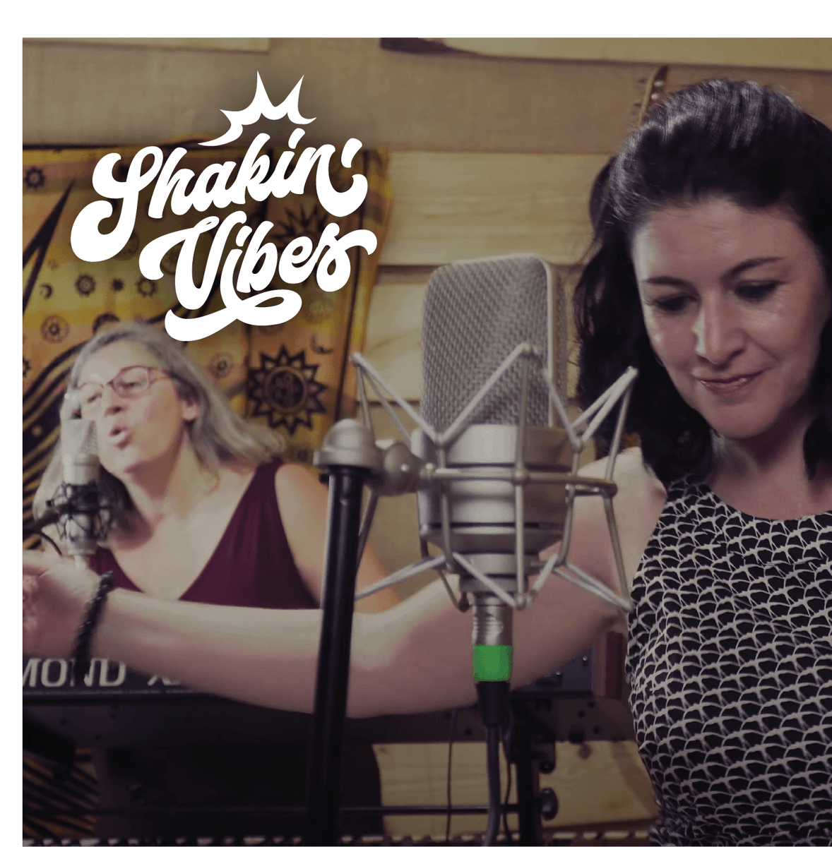 PlacidBusquets's tweet photo. Nou projecte!
Dissenyat el nou logotip de Shakin'Vibes, la banda liderada per Adriana Prunell (ex The Pepper Pots). El disseny reflecteix l'energia del soul dels 60-70 amb un toc modern i atrevit, igual que la música del grup! https://t.co/GuZruG4SRp