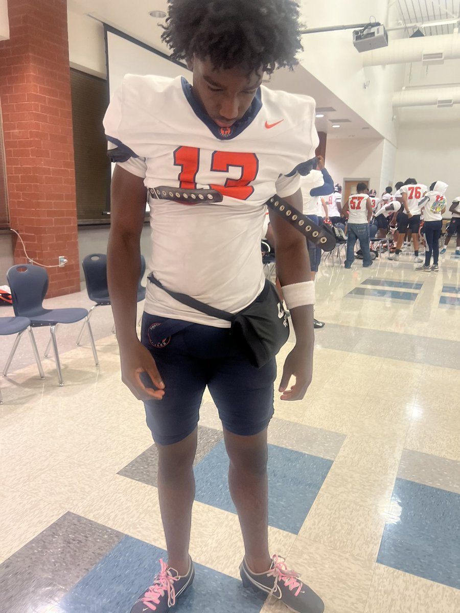 CarlsonNgome26's tweet photo. 10 TACKLE GAME!!-Week 7 has some electrifying plays check it out https://t.co/lRScFecG7z @RecruitGeorgia @LL7NV
@ExpoRecruits @GoMVB #3QL https://t.co/YDRFcNQM5r