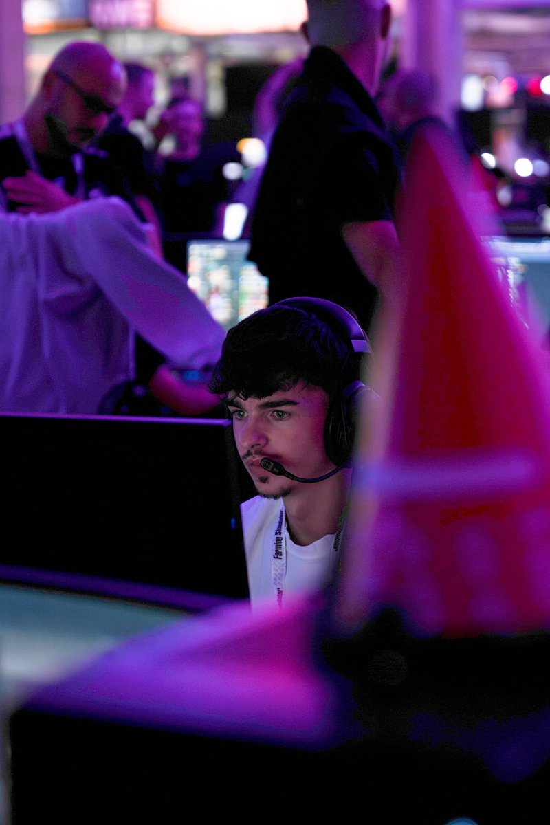 Fortnite players or top models? 🤔

More shots of the TCS eSports League with Opel Fortnite LAN tournament 📸