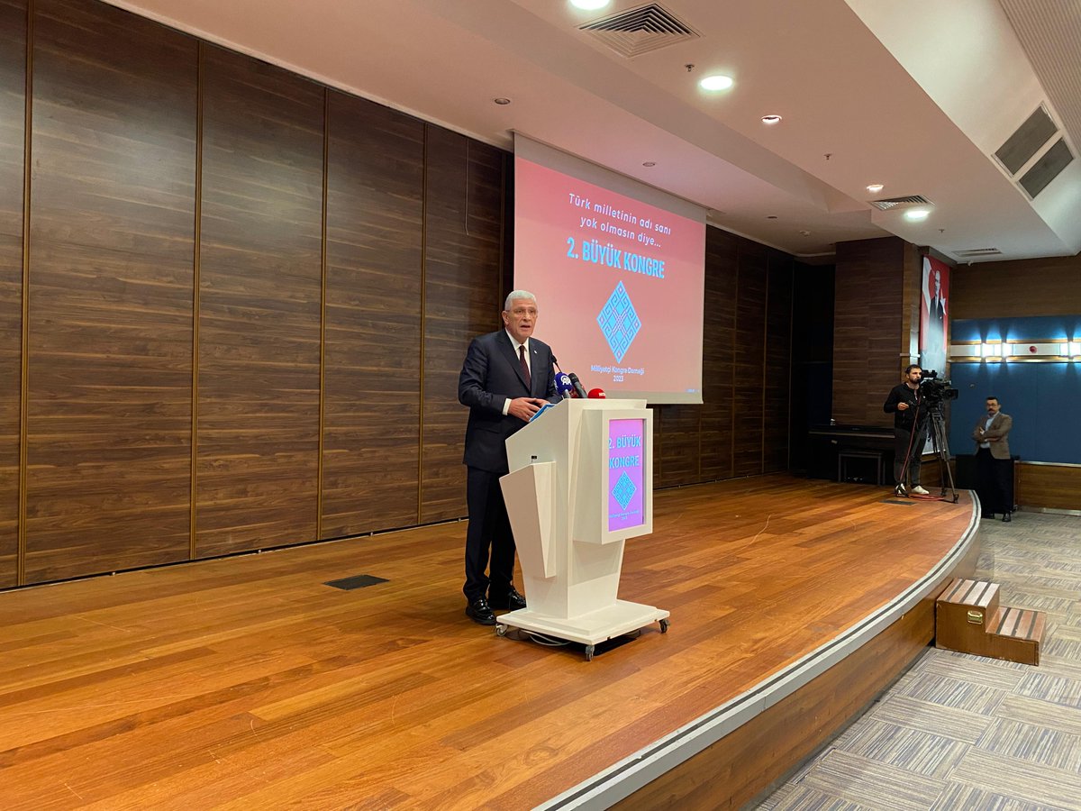 Milliyetçi Kongre Ankara'da: Müsavat Dervişoğlu Konuşuyor

📌Arif Nihat Asya, "Küçük görme, hor görme delikanlım kendimi" diyordu. Sizler sıradan vatandaşlar değilsiniz. Siz siyasetin doğrudan doğruya aktörüsünüz. Siyaset yapmak zorundasınız. Çözümün gerçekleşeceği yer