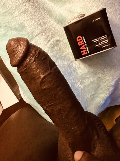1 pic. Get hard with me to fuck a hole. I I used Hard Thanks to @friend_dorothy1 
Use my code below for