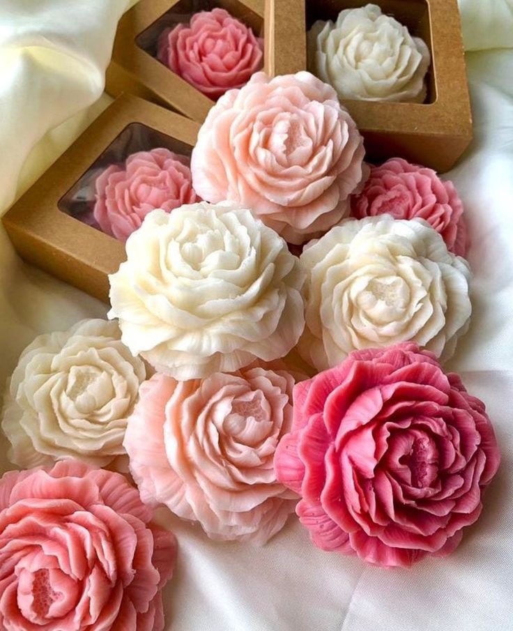 TheoTakeSera's tweet photo. We have these lovely scented candles prepared for you to take home. Enjoy your feasts and lovely souvenirs! https://t.co/rvljTz5pzv