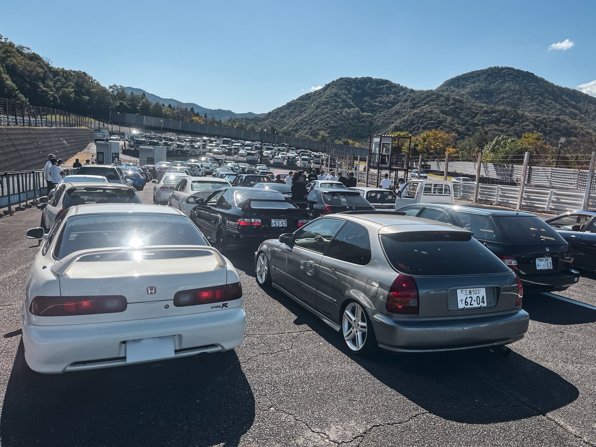 yZN_gc's tweet photo. 初のイベント、ホンダイズム楽しかったです!お疲れさまでした。
ビンゴの景品も2人ともいいのが🫰
皆様のカッコイイホンダを見て、爪折りの決心がつきそうです✄
一眼のジンバルが壊れて動画がスマホのみですが、また動画と写真も載せます📷🎥
#HONDAism
#PlayersDay https://t.co/OwZPg6LmMj