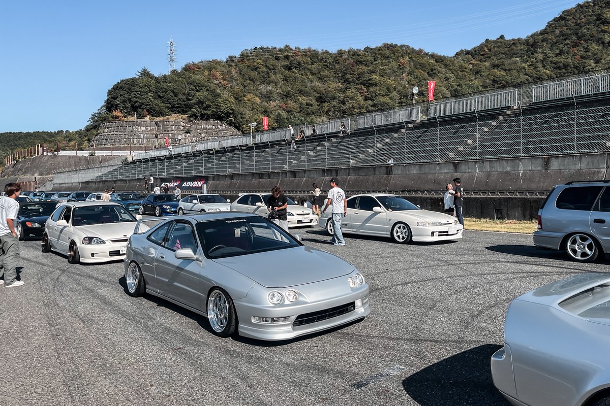 yZN_gc's tweet photo. 初のイベント、ホンダイズム楽しかったです!お疲れさまでした。
ビンゴの景品も2人ともいいのが🫰
皆様のカッコイイホンダを見て、爪折りの決心がつきそうです✄
一眼のジンバルが壊れて動画がスマホのみですが、また動画と写真も載せます📷🎥
#HONDAism
#PlayersDay https://t.co/OwZPg6LmMj