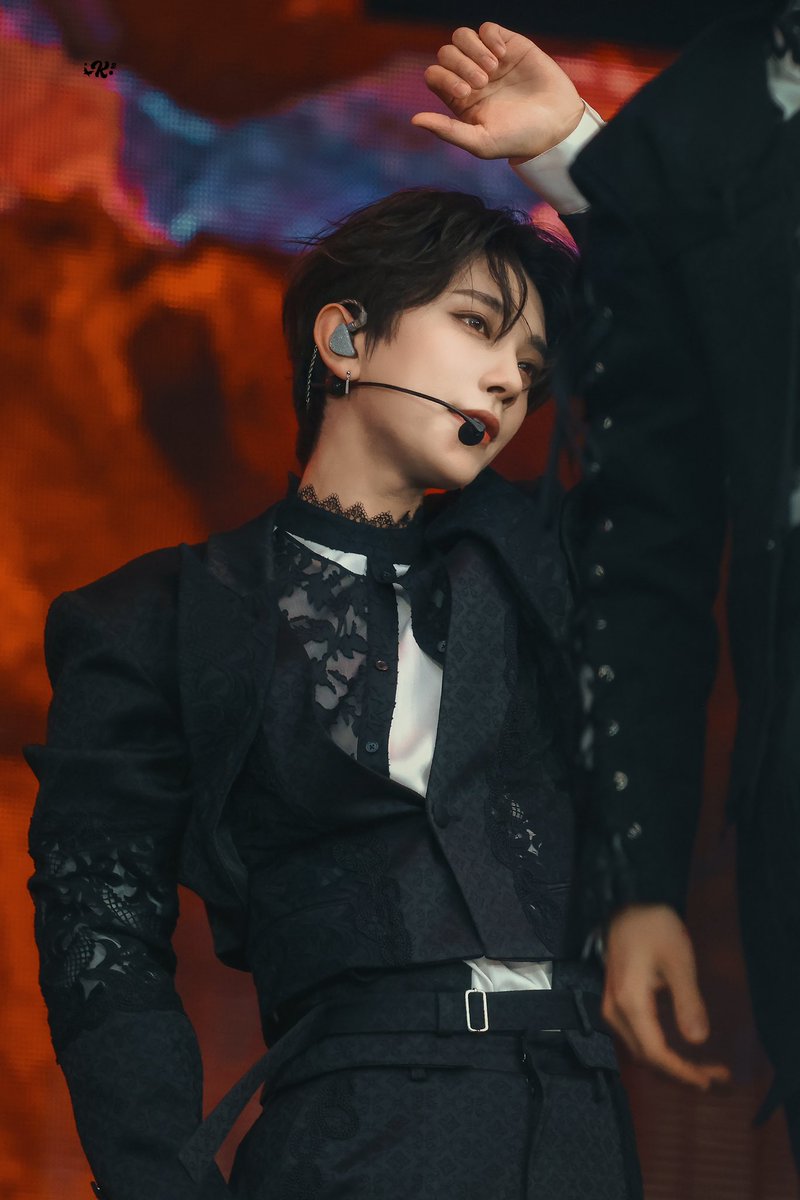 241013 🩸

#세븐틴 #seventeen
#조슈아 #joshua 

HD 🔗：weibo.com/6239073465/508…