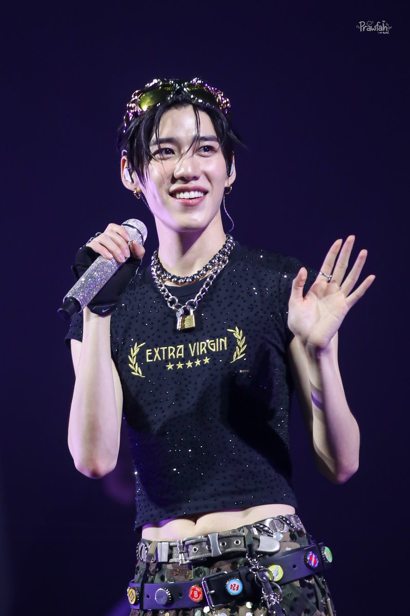 PRaWFaH's tweet image. ไมค์ใหม่ของน้องพีพีสวยมากกก เหมาะสมสุดๆ สวยจังเลยน้าาาา ~ 🎤✨

TPOP FEST3 x PP KRIT 
#TpopConcertFest3xPPKrit
#ppkritt