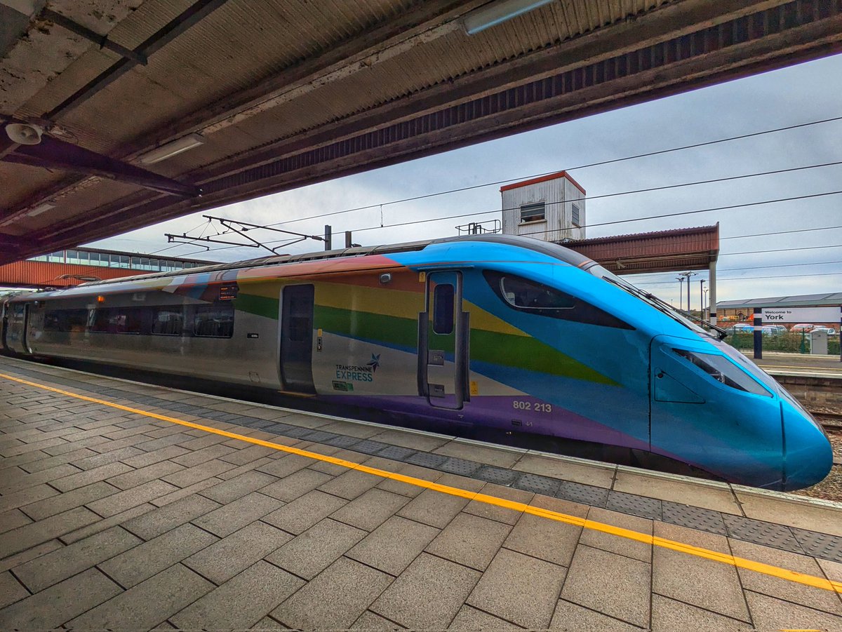 SteelCityDog_'s tweet image. First sighting since August 2022 and first time seeing it in its pride livery...

@TPExpressTrains #class802 802213 &quot;Unity&quot; at York with 1P27 to Newcastle.
