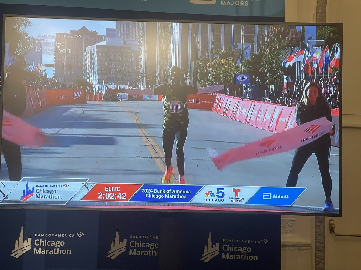 John Korir has just run 2nd fastest in race history with unofficial 2:02:43 win! <a href="/chimarathon/">Chicago Marathon</a>, <a href="/ASICS/">姚锦程</a>,