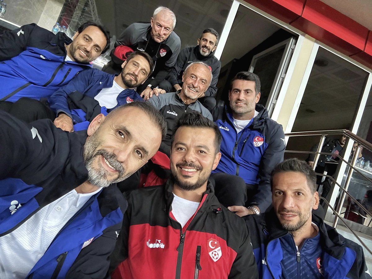 osmates's tweet photo. UEFA PRO LİSANS EĞİTİMİ, 3. MODÜL, SAMSUN
#prolisans #UEFA #tff #antrenmanbilgisi https://t.co/iq5RaIAIHR
