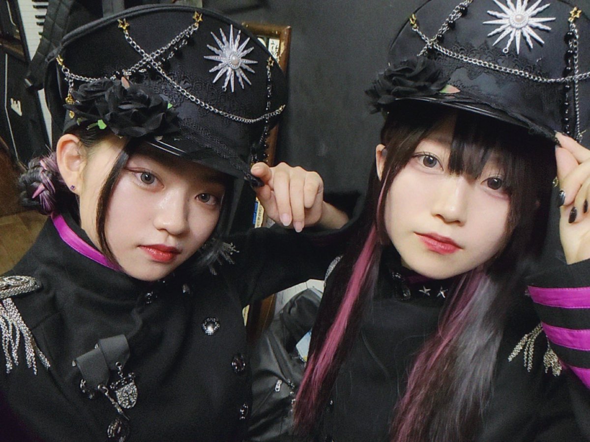 WADAIセ 中尉と大尉が撮ったようです。