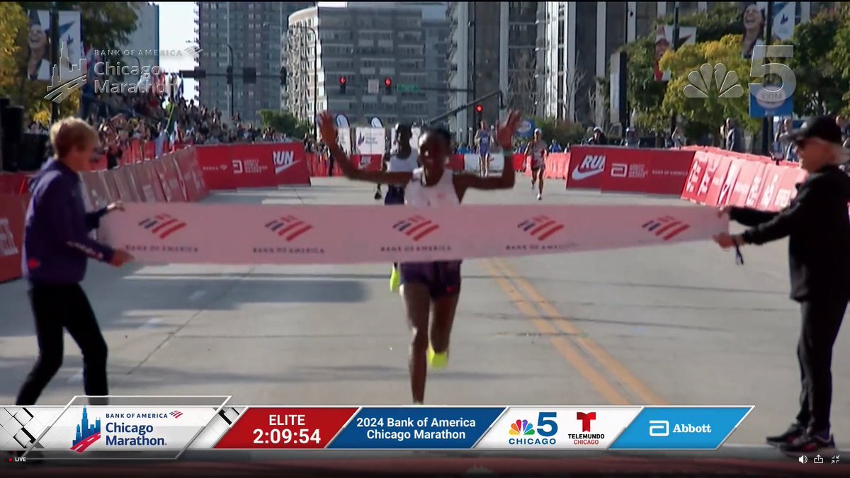 BREAKING:￼ Ruth Chepng’etich￼ just won and SHATTERED the world record at the Chicago Marathon in￼ 2:09:57.￼

Kenyans invented running ✊🏾🇰🇪