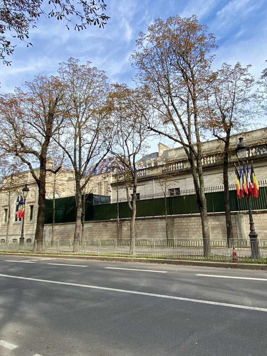 D-1️⃣ #BELFRA2024! 👑🇧🇪🇫🇷

Such a special feeling seeing the Belgian flag flying all over Paris &amp; its most iconic landmarks 🤩

<a href="/BelgiuminFrance/">Belgique en France et à Monaco</a> <a href="/BelgiumMFA/">🇧🇪 Belgium MFA</a> <a href="/MonarchieBe/">Belgian Royal Palace</a>