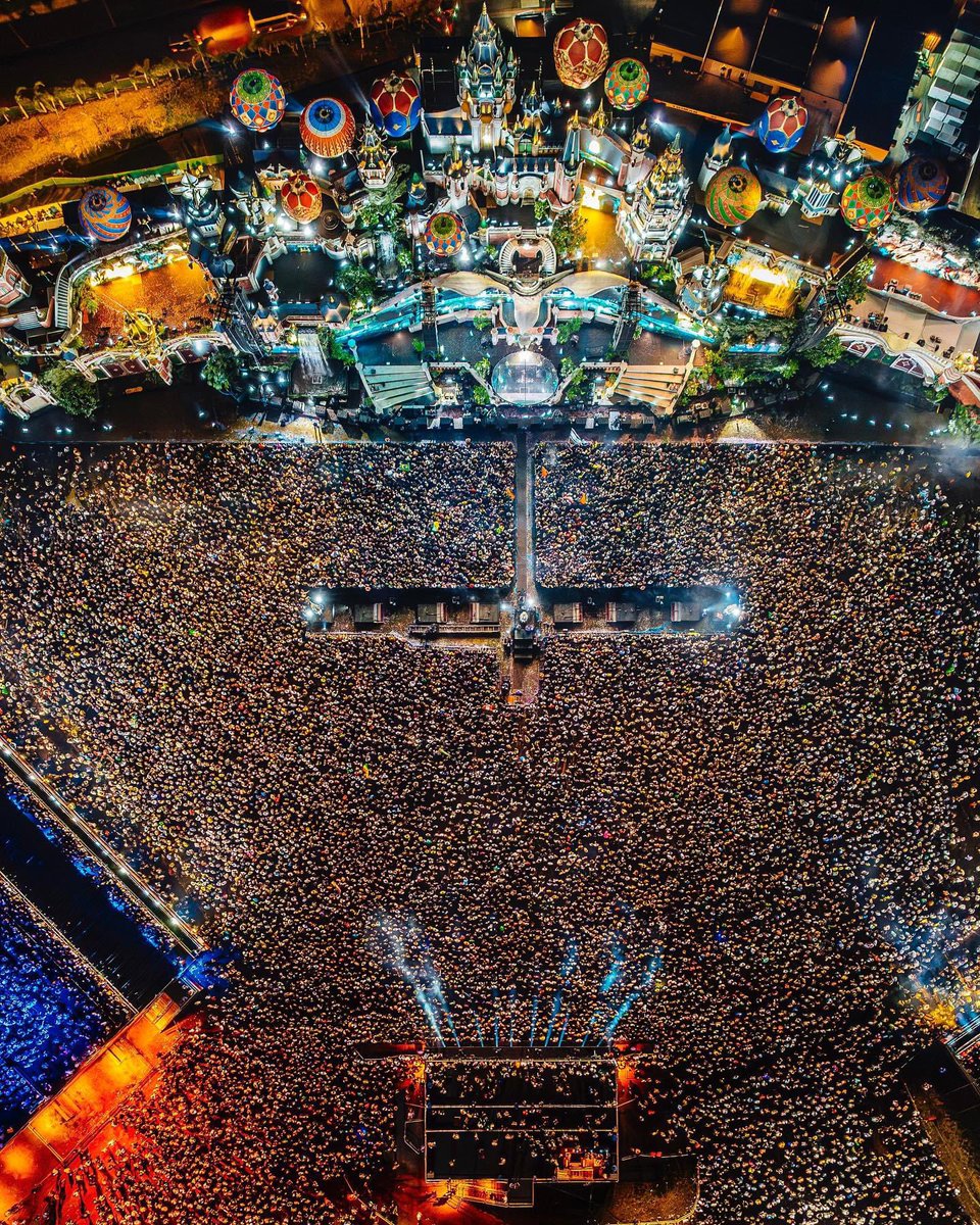 Festseasonmedia's tweet photo. Tomorrowland Brasil from above 🇧🇷

(📸 via @tomorrowland) https://t.co/r21RdsOZHH