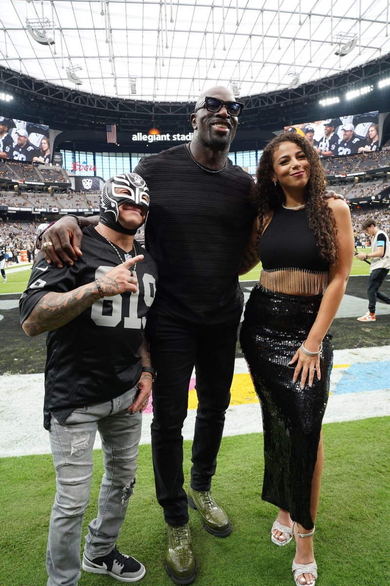 🏈 🏈 🏈 

WWE is in the house for today's <a href="/Raiders/">Las Vegas Raiders</a> game!