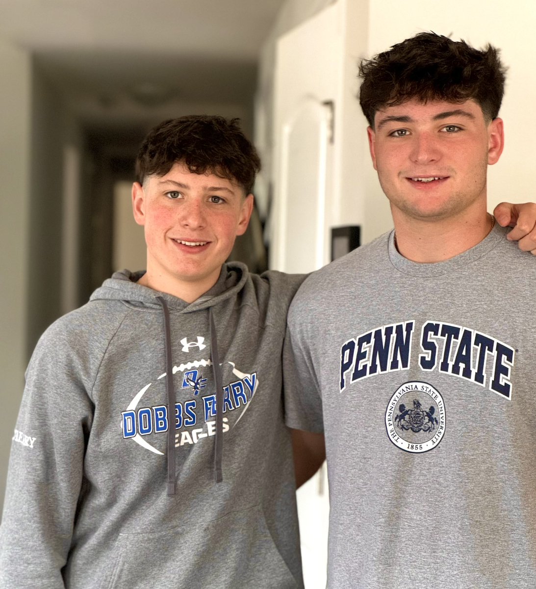 Stephen O'Leary (@olearys86) on Twitter photo Look who came home for the first time since going off to school - good to have him back even for a few hours. Look who came home for the first time since going off to school - good to have him back even for a few hours.