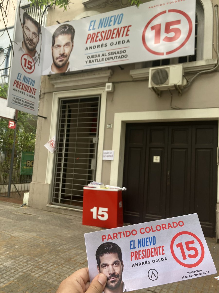 ¡En la sede por arrancar la segunda tanda de militancia del día! 🚩

Pasarte por Jaime Zudañez 2721 y llevate tu Lista 15.

Estamos a solo días de llegar al Balotaje 🇺🇾