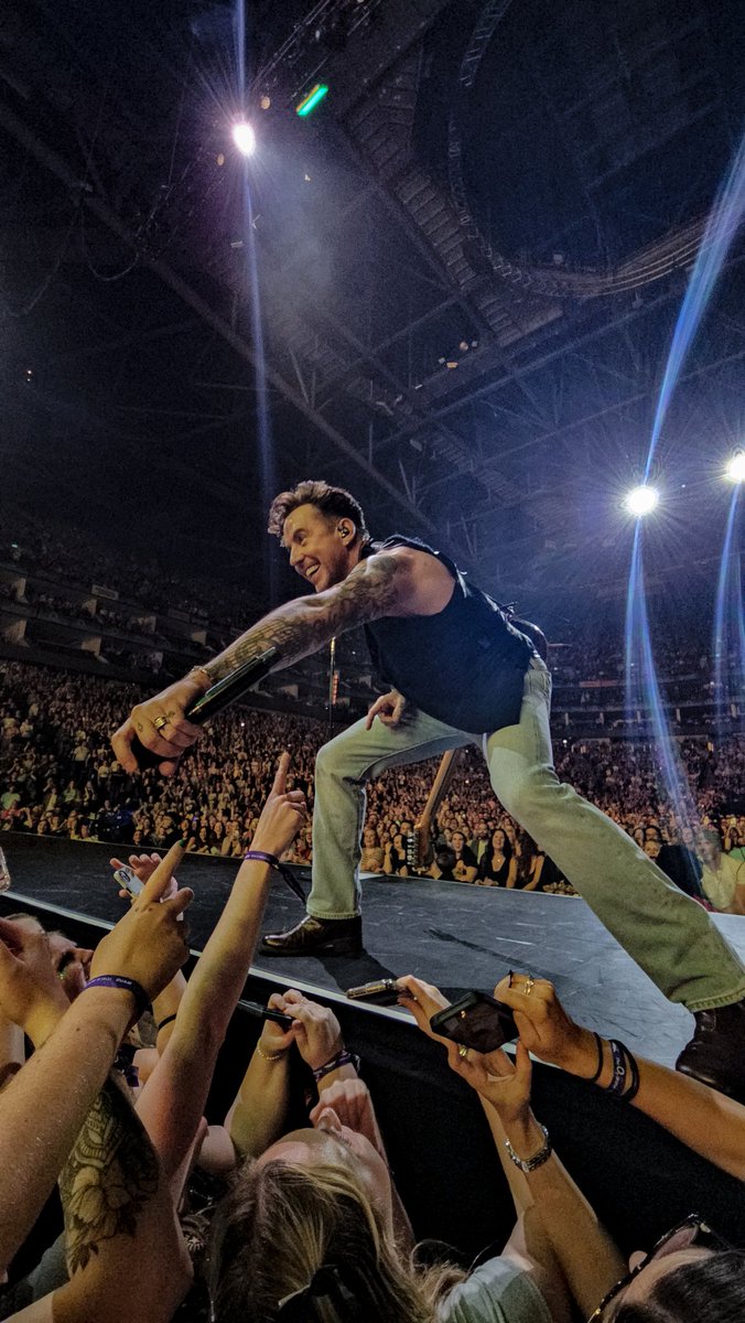 Nicole 🌼 tweet media