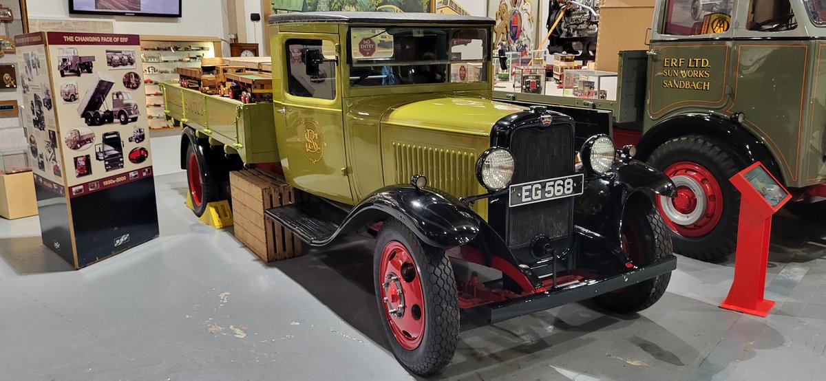 ClubEnthusiasts's tweet image. In the excellent museum, there are some lovely exhibits (but a TK, or at least one of the WW2 "Three Kings" Bedfords would be nice to see! 😉)
But Bedford is still represented by a 1956 "Green Goddess", 1950 OL, & 1932 WLG - the interactive screens are fun!
#FifthTake #ThreadEnd