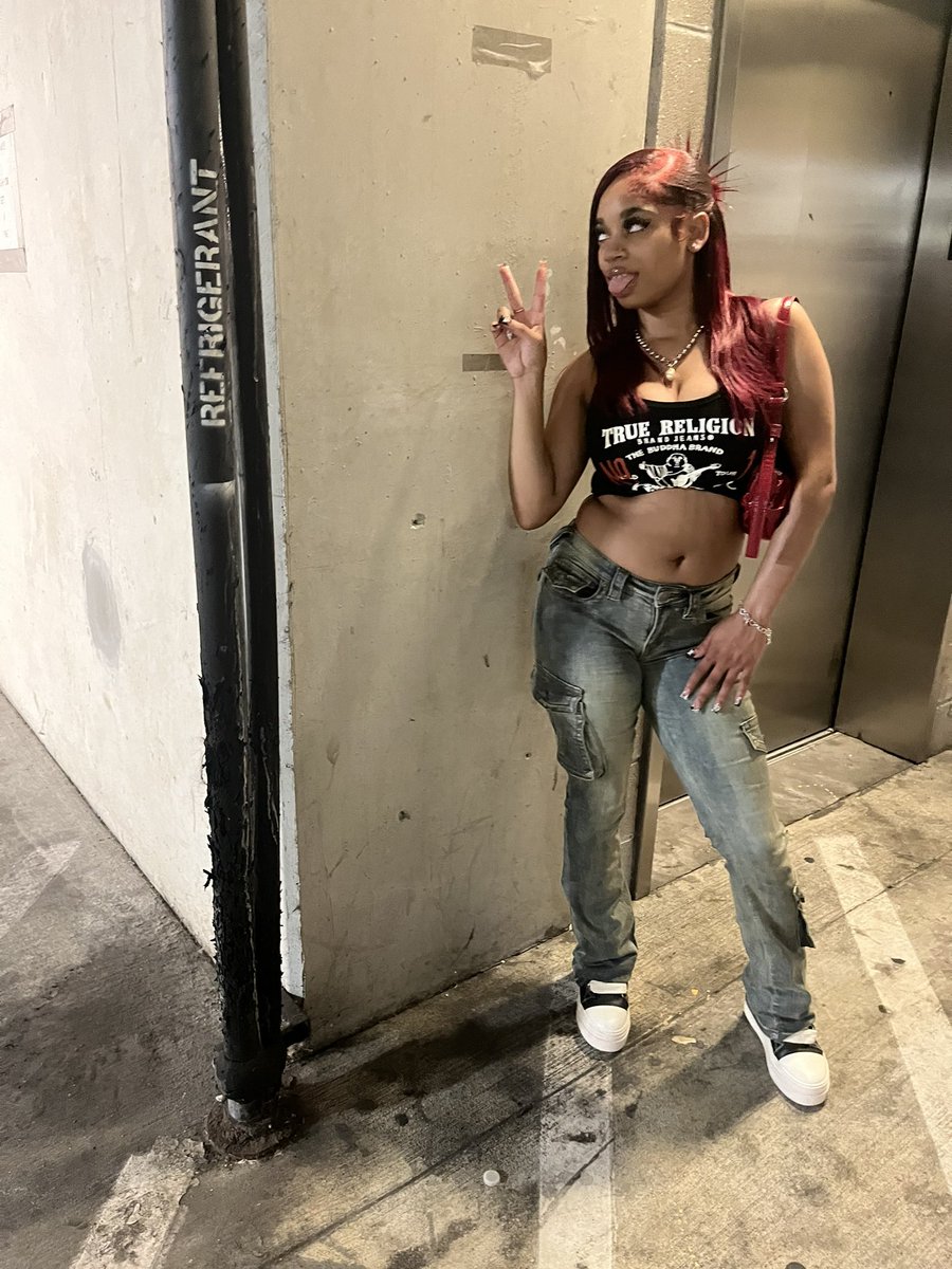 paris nicole 👱🏼‍♀️ tweet media