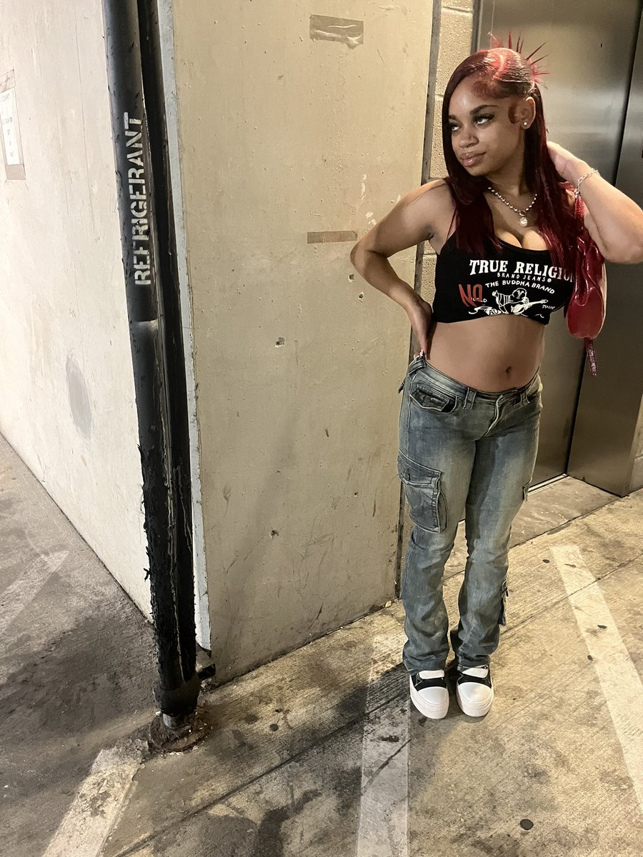 paris nicole 👱🏼‍♀️ tweet media