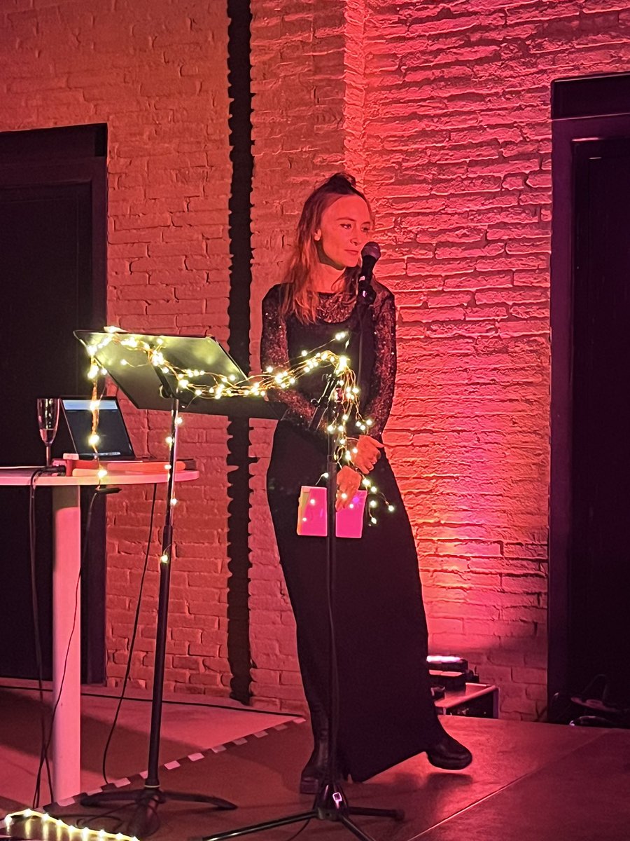 ⚫️ Avui hem gaudit ‘Ombra Brada’ a <a href="/launiosc/">La Unió Santcugatenca</a>!
➖ Projecte d’<a href="/AnnaEnrich5/">Anna Enrich</a> i Adrià González que parteix del poemari Paüra (<a href="/LaBreuEdicions/">LaBreu Edicions</a>, 2024) 

🤍 Gràcies a tots/es els que heu fet possible un dia com avui al #FNP24! 

<a href="/ajsantcugat/">Aj. Sant Cugat</a> <a href="/culturastc/">Cultura Sant Cugat</a>