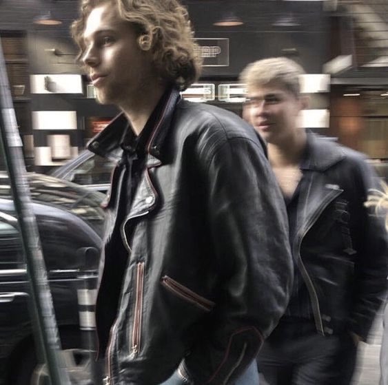 cakethinkerr's tweet photo. i miss the leather jackets https://t.co/263iiMPK39