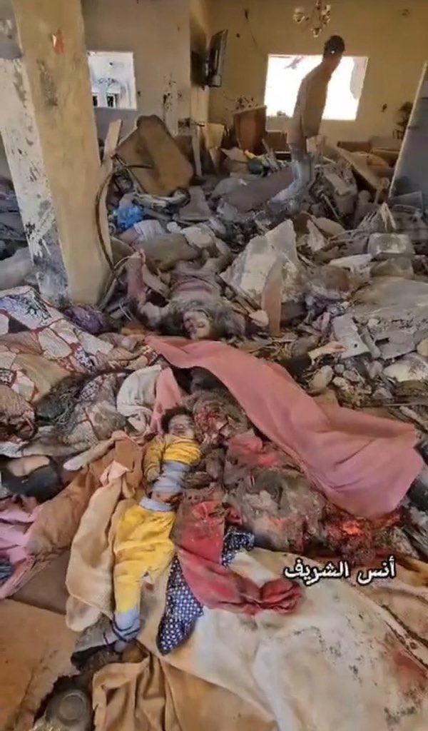 AlnaouqA's tweet image. This is Jabalya. This is a refugee camp. Here is where our people were expelled to 76 years ago. These were refugees. These were human beings, children and women.