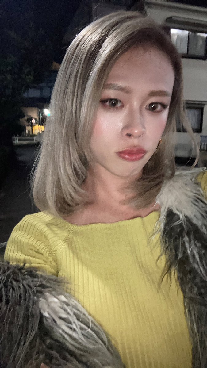 mmdomqueen's tweet photo. 18年ぶりくらいの髪の毛切っちゃったー😊
＃ニューハーフ ＃ギャル https://t.co/SmmnCjMrPr