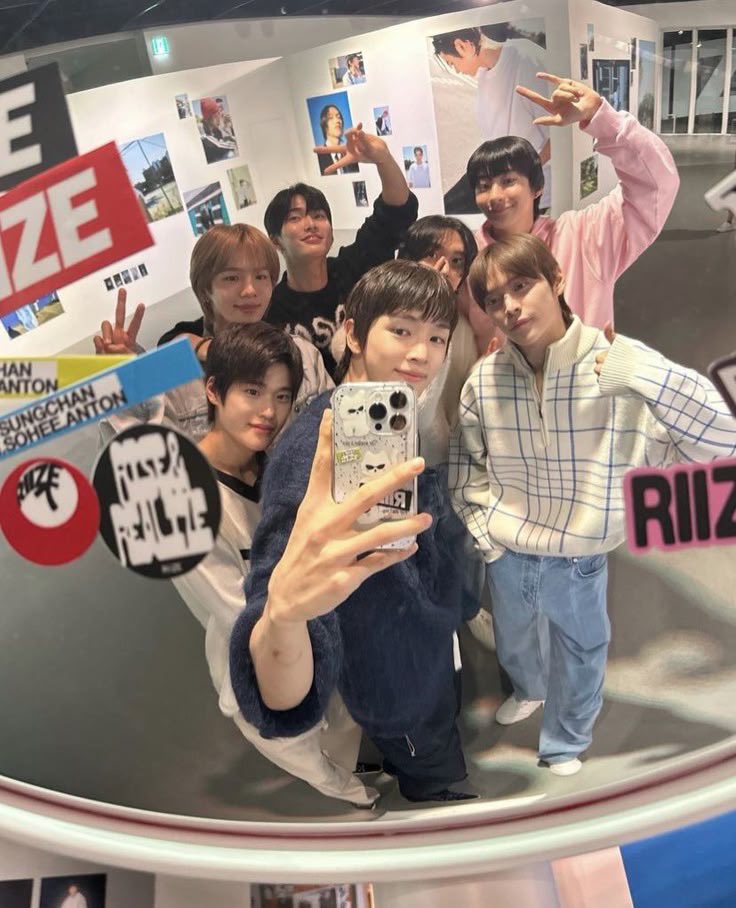 pinkiejiro's tweet photo. FUCK YOU @SMTOWNGLOBAL 
BRING BACK SEUNGHAN 
JUSTICE FOR SEUNGHAN 

ALL 7 DESERVE BETTER COMPANY

#SMSupportsBullying
#FVCKYOUSM
#BringbackRII7E
#RII7E_or_NONE
#SM_쓰레기 https://t.co/3cW68eXXVf