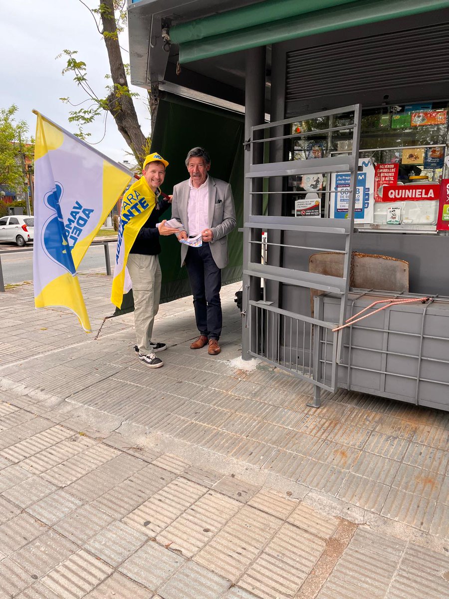 mbazzino's tweet photo. Seguimos a full con el timbrazo de la 40 y los vecinos re copados unos crac 😎💪 @ESPACIOCUARENTA @JavierGarcia_Uy @camboue @DipRodrigoGoni @GabrielGianoli @casa40caramuru @ze https://t.co/tPfnB47XQY