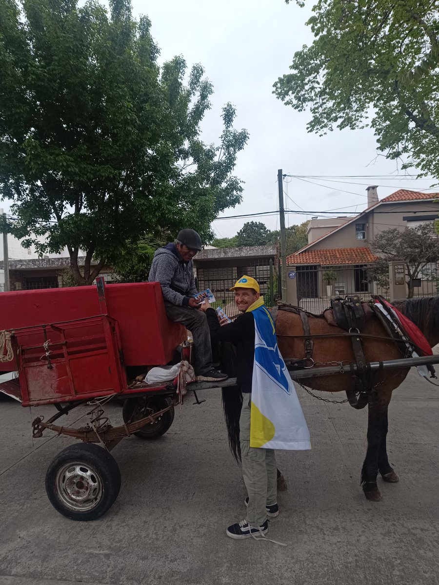 Seguimos a full con el timbrazo de la 40 y los vecinos re copados unos crac 😎💪 <a href="/ESPACIOCUARENTA/">ESPACIO CUARENTA</a> <a href="/JavierGarcia_Uy/">Javier García</a> <a href="/camboue/">Sebastian Da Silva</a> <a href="/DipRodrigoGoni/">Rodrigo Goñi Reyes</a> <a href="/GabrielGianoli/">Gabriel Gianoli</a> <a href="/casa40caramuru/">Casa40caramuru</a> <a href="/ze/">Stefan Hahn</a>