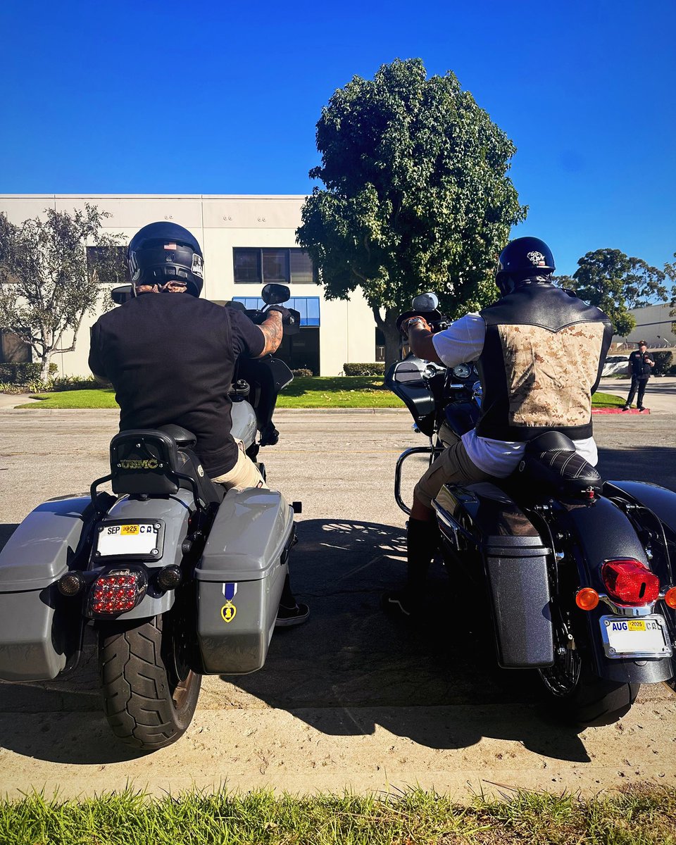 CubTheKing's tweet photo. Never cared for having the biggest circle, just need the ones around me to be solid 💯 #brothers #usmc #vet #veteran #ride #harleydavidson https://t.co/uuv1Sxeclp
