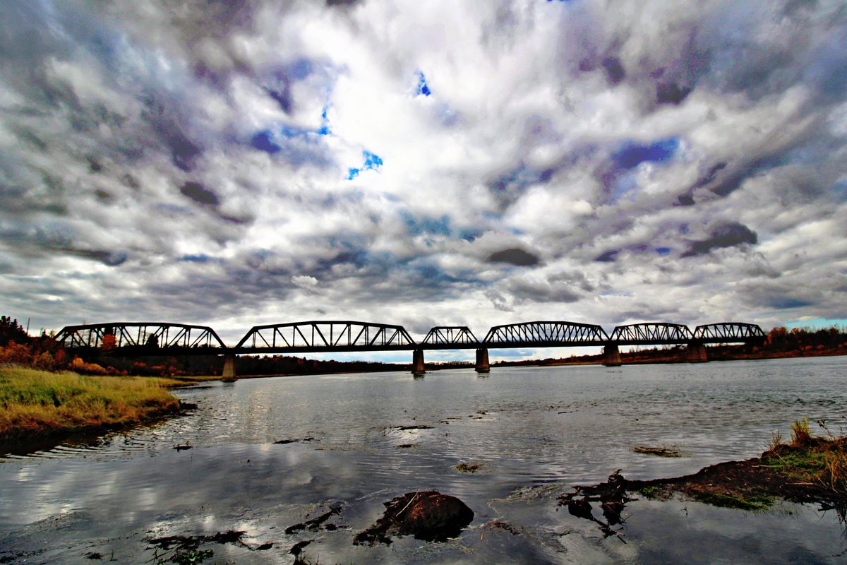 WylieAnnette's tweet photo. What a beautiful old bridge... This bridge went through so so many years of use , seen so much , and hurt so much, if it could only talk..#oldbridge #PictureOfTheDay #landscapephotography #waterscape #autumncolors #Bridge  @ctvsaskatoon @GlobalSaskatoon @weathernetwork @viewbug https://t.co/DEXLtbdJtk