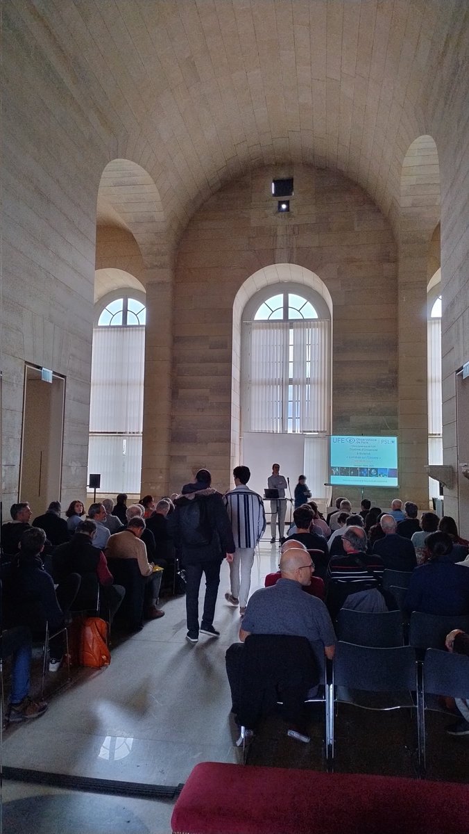 La tête dans les étoiles ( et en mode étudiant) hier pour cette rentrée et ce nouveau parcours du DU LU (astrophysique proposé par l'Observatoire de Paris / univ. PSL). Un lieu chargé d'histoire, 
des gens de tous horizons, des experts de l'Univers. Que demander de plus 🤩💫 !