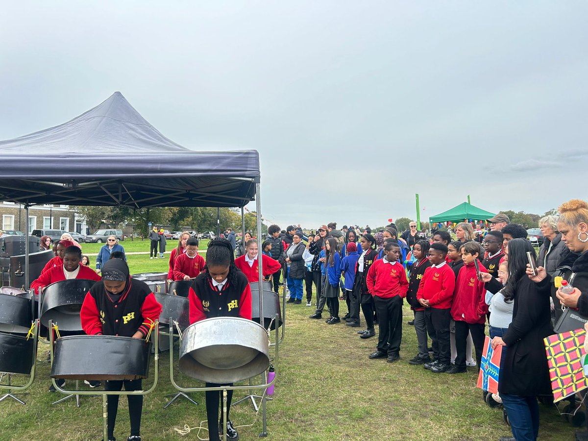 Ggibbonsps's tweet photo. What a fantastic day of kite flying and steel pans! Well done to the @Ggibbonsps and @lucasvaleps pupils for your beautiful performances. You have made us all very proud π€ Another massive thank you to @BlackheathSoc for inviting GG back for the 4th year and LV for their 1st πͺ. https://t.co/Q3gvQEvfKm
