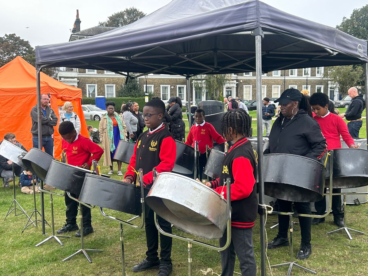 Ggibbonsps's tweet photo. What a fantastic day of kite flying and steel pans! Well done to the @Ggibbonsps and @lucasvaleps pupils for your beautiful performances. You have made us all very proud π€ Another massive thank you to @BlackheathSoc for inviting GG back for the 4th year and LV for their 1st πͺ. https://t.co/Q3gvQEvfKm