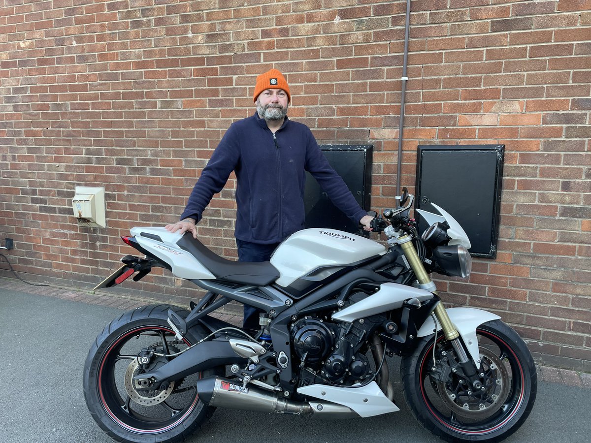 Delivering this lovely Triumph Street Triple 2 Darren after he past his test last week.great choice for a first bike we think
#firstbike #newbiker #mod2 #fulllicence #classleader #adventure #deliveringdreams #dealership #bikerlife #newbike #showroom #bikesales #bikers #motorcycle