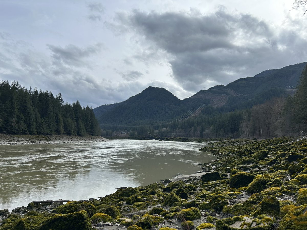 CharlieMewshaw's tweet photo. Behind the scenes sneak peaks for this week’s #lostmonsterfiles on @Discovery https://t.co/8UBs0Leocj