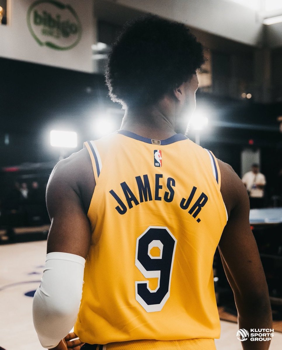 BronnyJamesJr's tweet photo. James Jr. #9 💜💛 https://t.co/DYfNKk9KbL