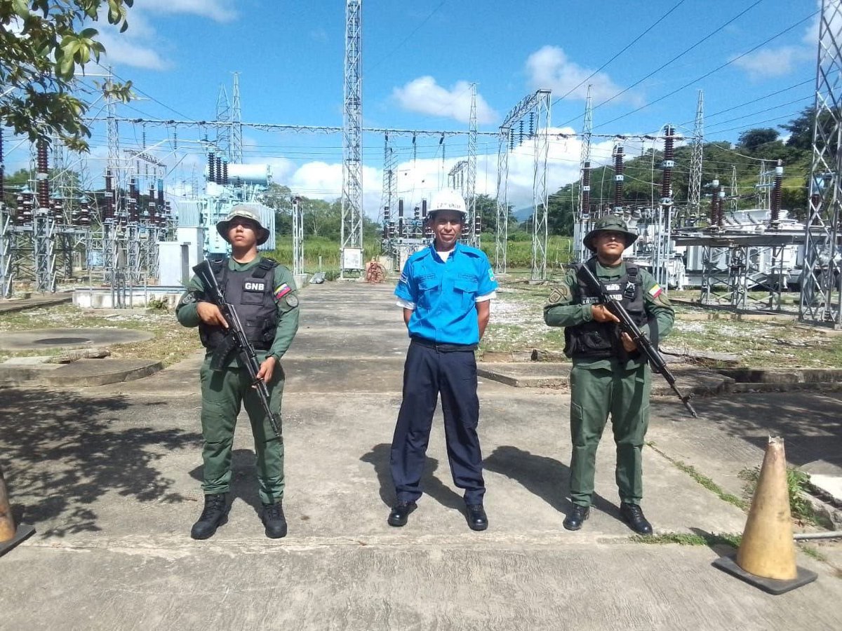 ¡Fusión cívico militar policial por la soberanía de la patria! 

#IntegrarEsVencer