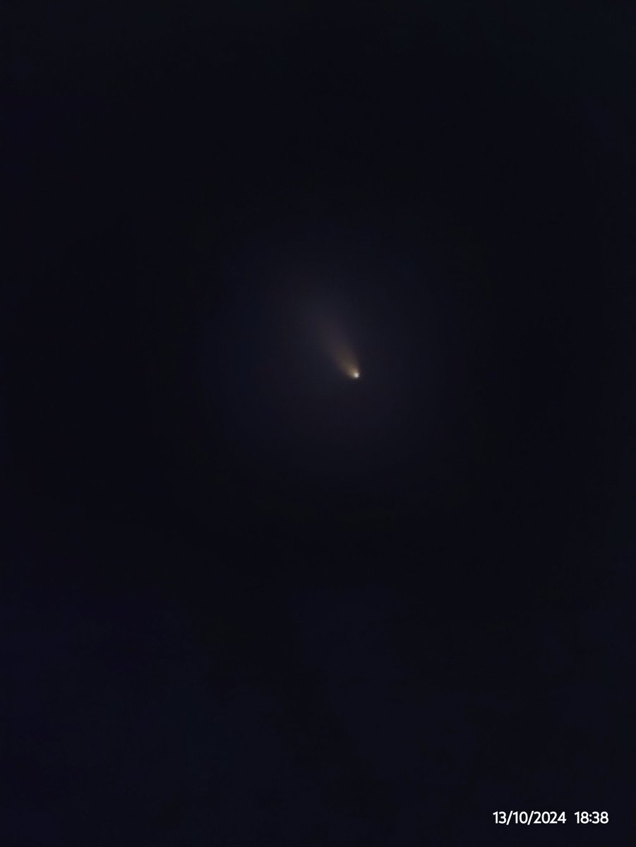 ozkantatli's tweet image. Bu kuyruklu yıldızıda kaçırmayayım. Arşive geçsin Van semalarından telefon uzun pozlama yakın foto telefon ve celestron skymaster 15x70 dürbün ile.
#cometC2023A3 #van #edremit #kuyrukluyıldız @AstroPhotoTurk