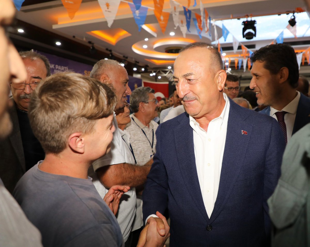 MevlutCavusoglu's tweet photo. AK Parti Serik 8. Olağan İlçe Kongremizde yeniden başkan seçilen Ahmet Söker ve yönetimini tebrik ediyor, bayrağı devreden tüm dava arkadaşlarımıza teşekkür ediyorum.

Büyük ve güçlü Türkiye yolunda durmak yok, yola devam! https://t.co/xmRVqPZIUB