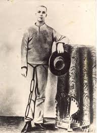 #13 de octubre 1870,  trasladan a  #Martí a la finca El Abra, en Isla, donde se repondrá de las lesiones  del trabajo forzado q que realizara en las canteras de San Lázaro.
#CubaViveEnSuHistoria 
#MartiVive