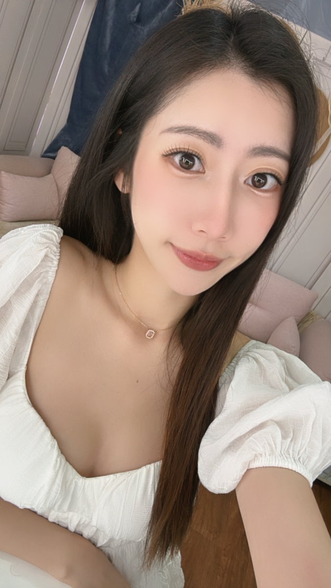 眼睛有自帶放電的超能力😝 https://t.co/esKxltXF3h