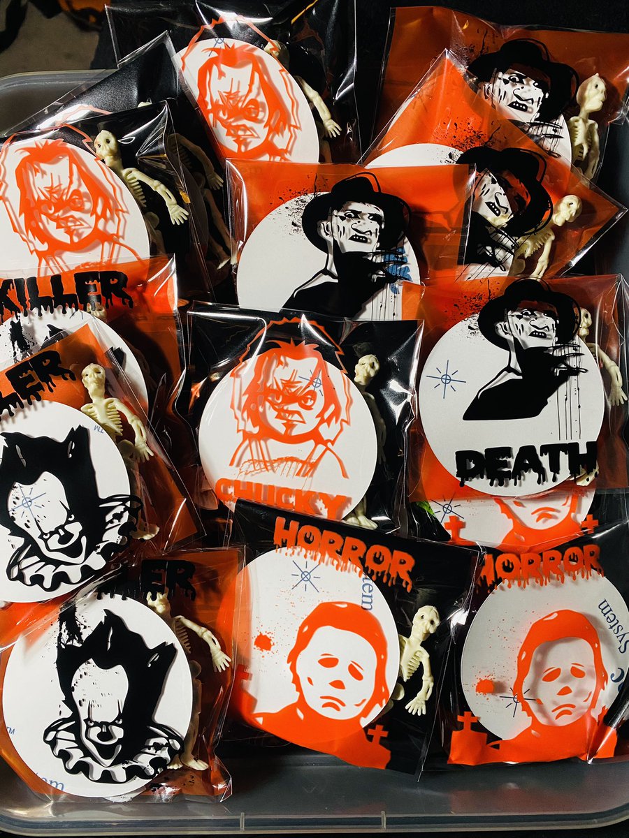 ClementeTeenah's tweet photo. Son of Monsterpalooza 

Monster Kids of all ages come by and  Trick or Treat 
The Night October Ends !!
Booth #189 in the bonus room !!

Free exclusive monsterpalooza horror treat bag for new YT subscribers  !! https://t.co/XEoyM1USF9