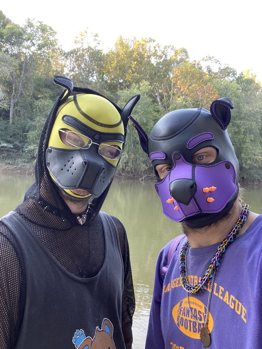 PubbyHank's tweet photo. Also, meet my pupper Felix! We stopped down by the river to take a walk and take some pics 🐶💜

Part 5 https://t.co/GicMiECUYh