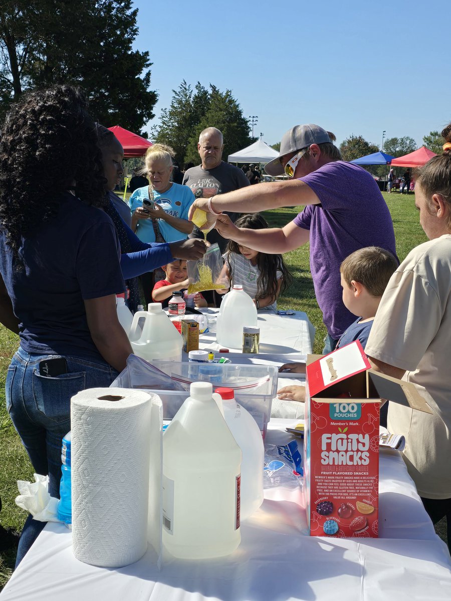 VHS Science NHS and STEM Club tweet media